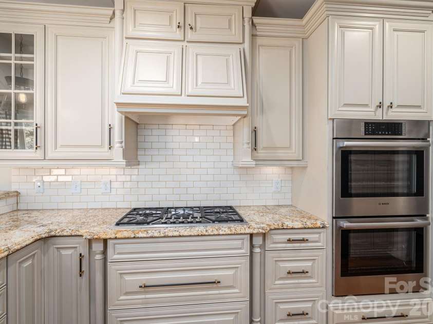 6627 Harbor Oaks Drive, Denver, NC 28037.  MLS# CAR4366457, YatesRealty ID 19556. 