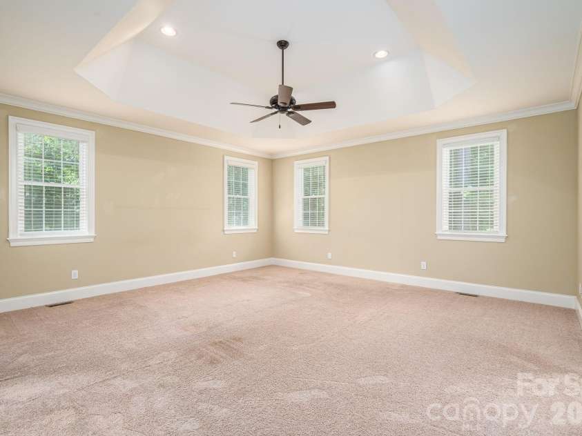 6627 Harbor Oaks Drive, Denver, NC 28037.  MLS# CAR4366457, YatesRealty ID 19556. 