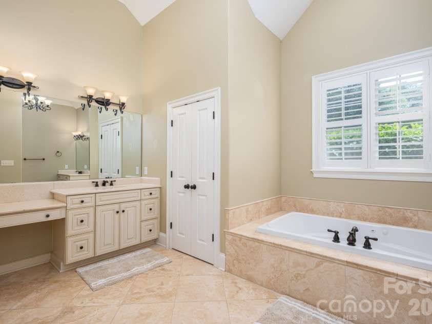 6627 Harbor Oaks Drive, Denver, NC 28037.  MLS# CAR4366457, YatesRealty ID 19556. 