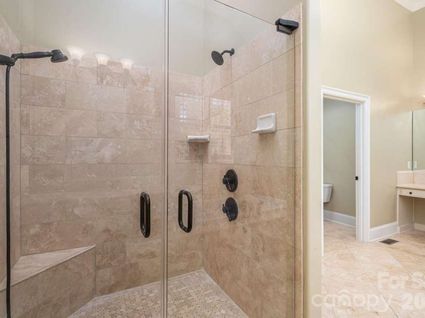 6627 Harbor Oaks Drive, Denver, NC 28037.  MLS# CAR4366457, YatesRealty ID 19556. 