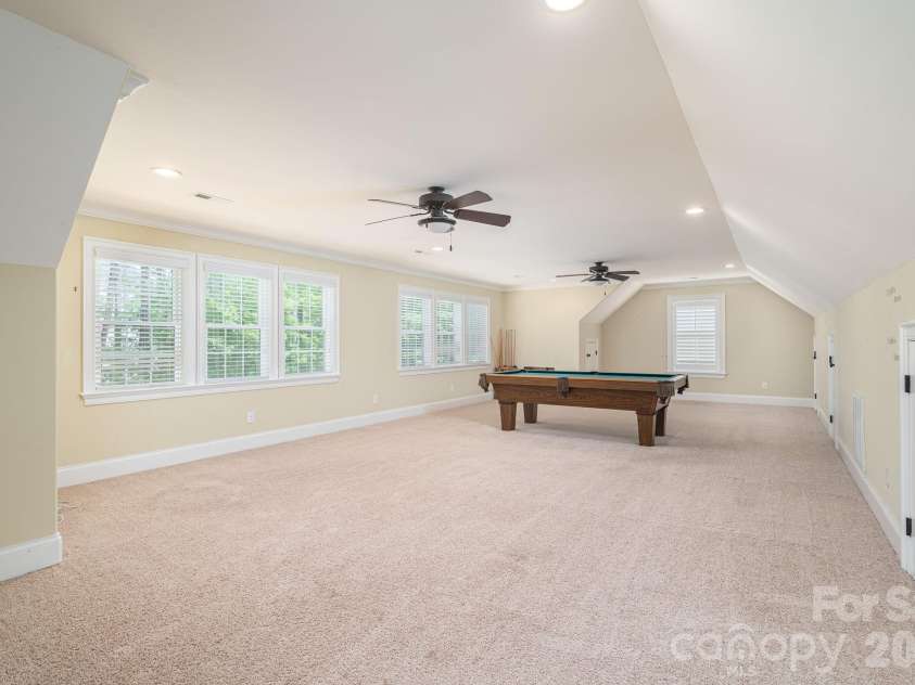 6627 Harbor Oaks Drive, Denver, NC 28037.  MLS# CAR4366457, YatesRealty ID 19556. 