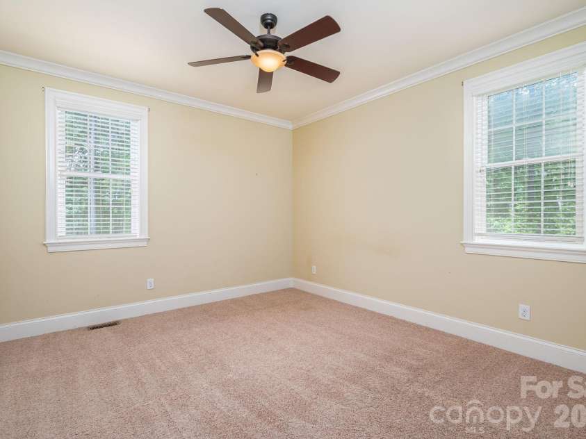 6627 Harbor Oaks Drive, Denver, NC 28037.  MLS# CAR4366457, YatesRealty ID 19556. 