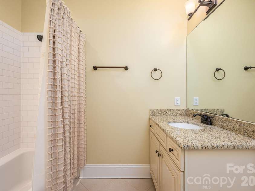 6627 Harbor Oaks Drive, Denver, NC 28037.  MLS# CAR4366457, YatesRealty ID 19556. 