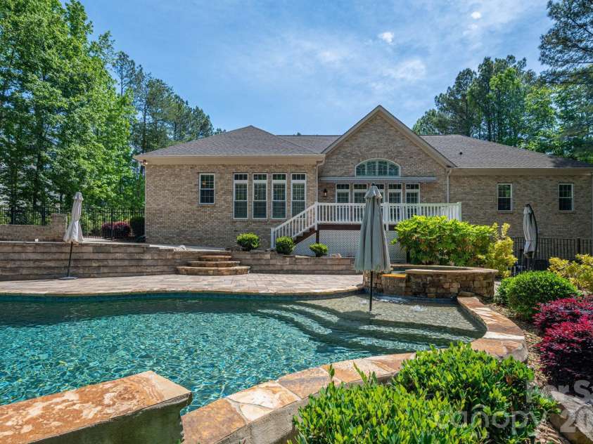 6627 Harbor Oaks Drive, Denver, NC 28037.  MLS# CAR4366457, YatesRealty ID 19556. 