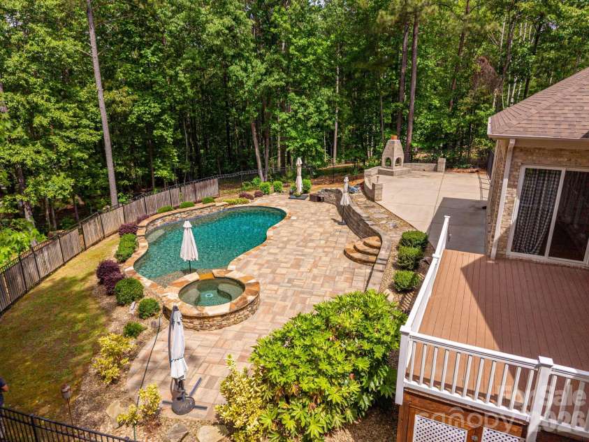 6627 Harbor Oaks Drive, Denver, NC 28037.  MLS# CAR4366457, YatesRealty ID 19556. 
