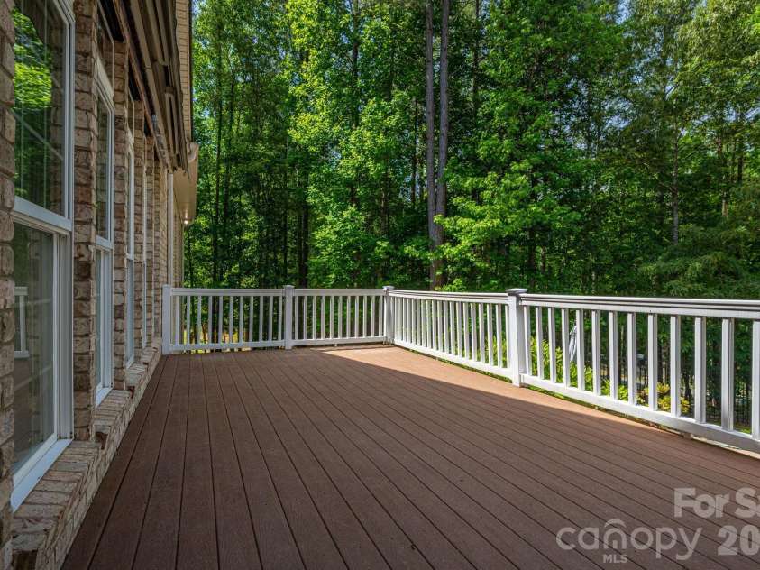 6627 Harbor Oaks Drive, Denver, NC 28037.  MLS# CAR4366457, YatesRealty ID 19556. 