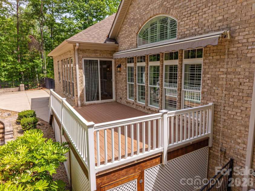 6627 Harbor Oaks Drive, Denver, NC 28037.  MLS# CAR4366457, YatesRealty ID 19556. 