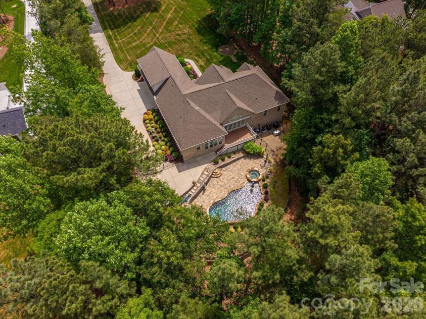 6627 Harbor Oaks Drive, Denver, NC 28037.  MLS# CAR4366457, YatesRealty ID 19556. 