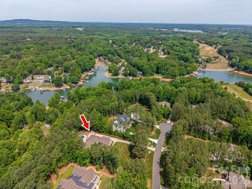 6627 Harbor Oaks Drive, Denver, NC 28037.  MLS# CAR4366457, YatesRealty ID 19556. 