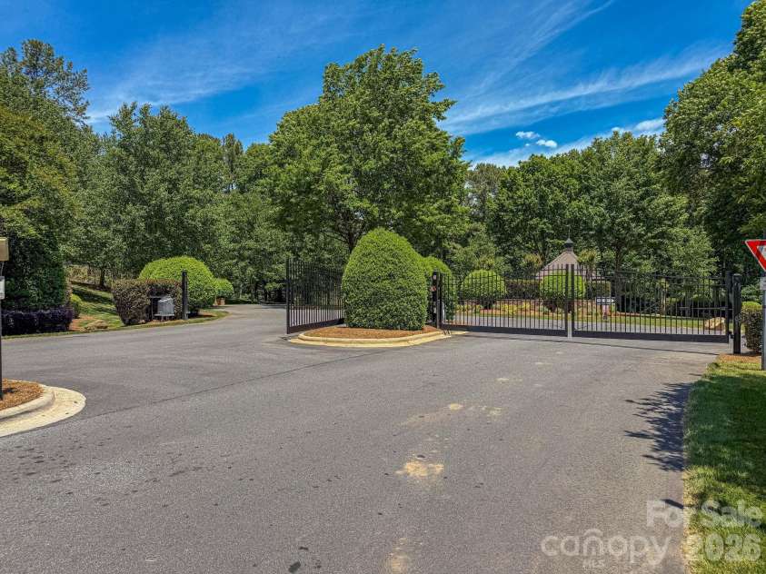 6627 Harbor Oaks Drive, Denver, NC 28037.  MLS# CAR4366457, YatesRealty ID 19556. 