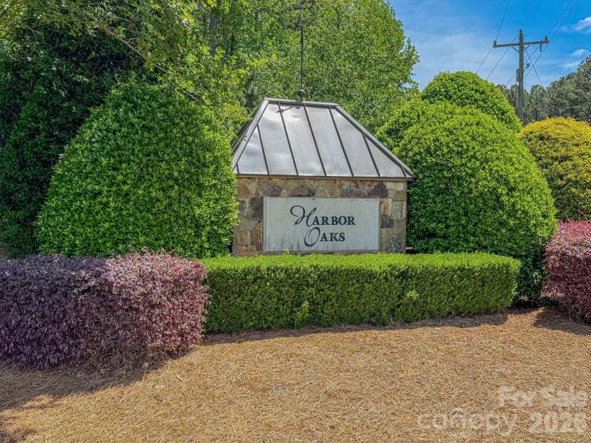 6627 Harbor Oaks Drive, Denver, NC 28037.  MLS# CAR4366457, YatesRealty ID 19556. 