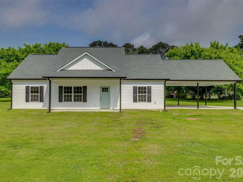 1276 Fincher Road, Fort Lawn, SC 29714.  MLS# CAR4375082, YatesRealty ID 19557. Representative photo of same build. Layout reversed per attached floorplan. Colors and selections may differ.