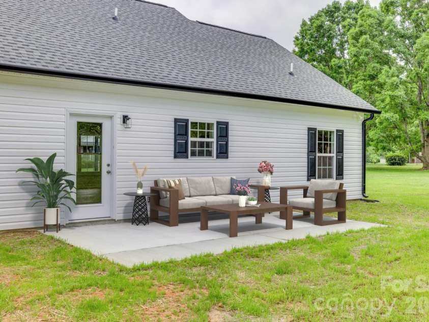 1276 Fincher Road, Fort Lawn, SC 29714.  MLS# CAR4375082, YatesRealty ID 19557. Representative photo of same build. Layout reversed per attached floorplan. Colors and selections may differ. Virtually staged.