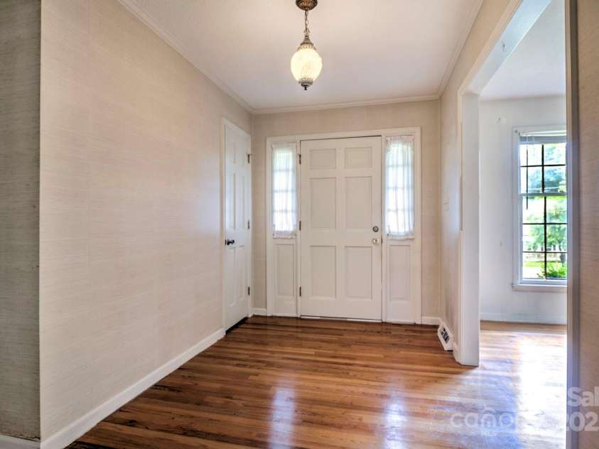 1658 Buckingham Avenue, Gastonia, NC 28054.  MLS# CAR4270551, YatesRealty ID 19557. 