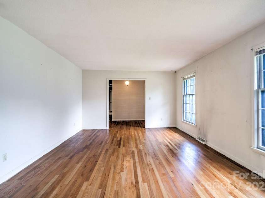 1658 Buckingham Avenue, Gastonia, NC 28054.  MLS# CAR4270551, YatesRealty ID 19557. 