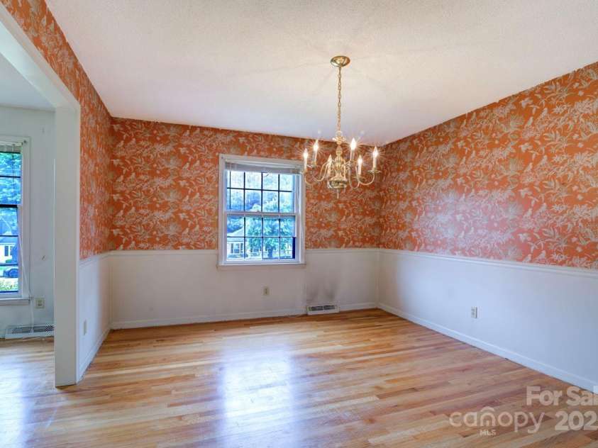 1658 Buckingham Avenue, Gastonia, NC 28054.  MLS# CAR4270551, YatesRealty ID 19557. 