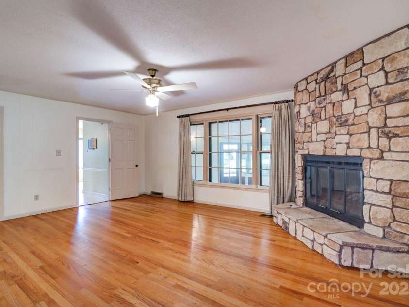 1658 Buckingham Avenue, Gastonia, NC 28054.  MLS# CAR4270551, YatesRealty ID 19557. 