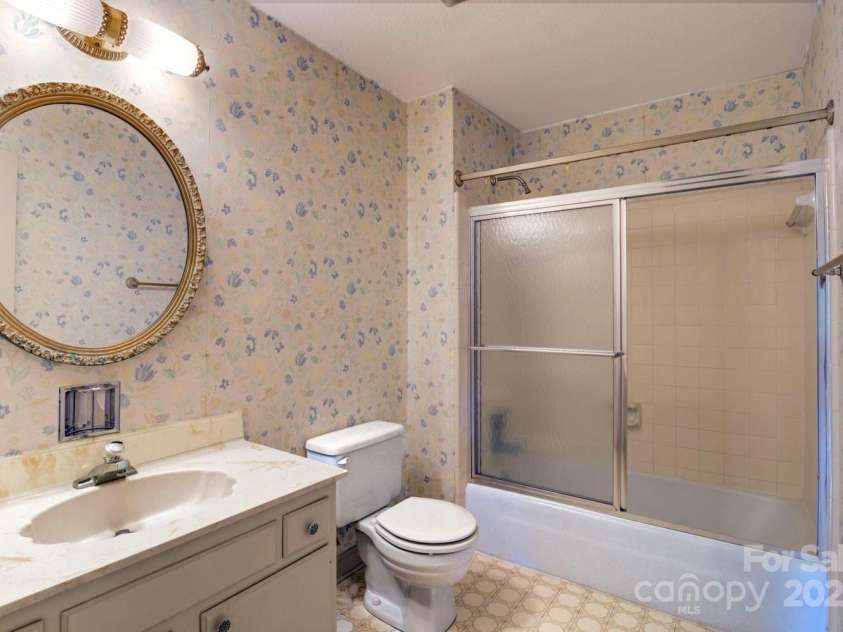 1658 Buckingham Avenue, Gastonia, NC 28054.  MLS# CAR4270551, YatesRealty ID 19557. 