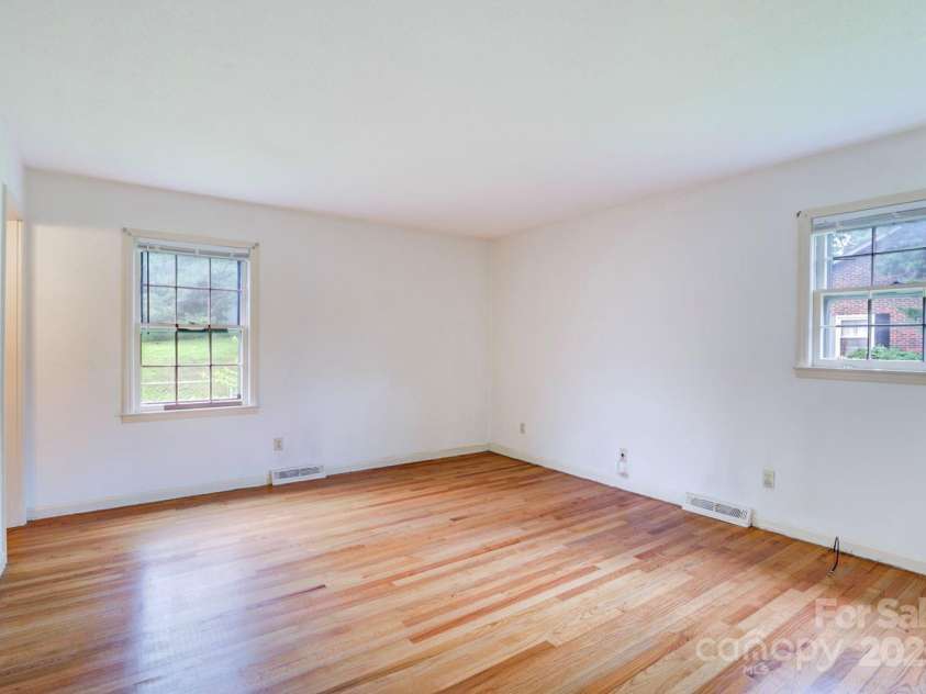 1658 Buckingham Avenue, Gastonia, NC 28054.  MLS# CAR4270551, YatesRealty ID 19557. 