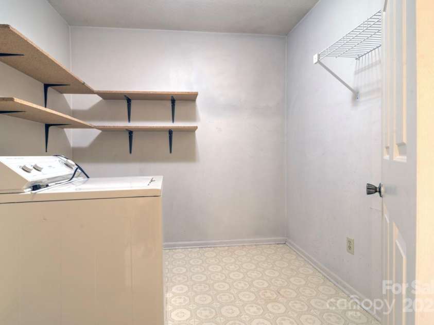 1658 Buckingham Avenue, Gastonia, NC 28054.  MLS# CAR4270551, YatesRealty ID 19557. 