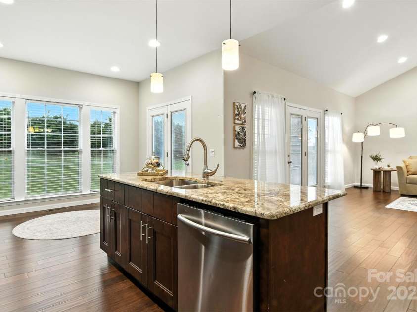 1903 46th Avenue Drive, Hickory, NC 28601.  MLS# CAR4281359, YatesRealty ID 1956. 