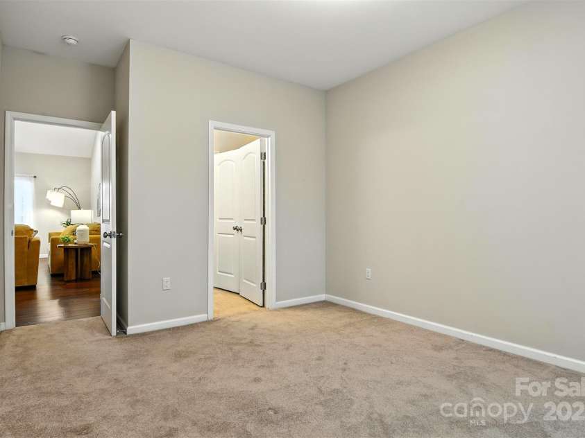 1903 46th Avenue Drive, Hickory, NC 28601.  MLS# CAR4281359, YatesRealty ID 1956. 