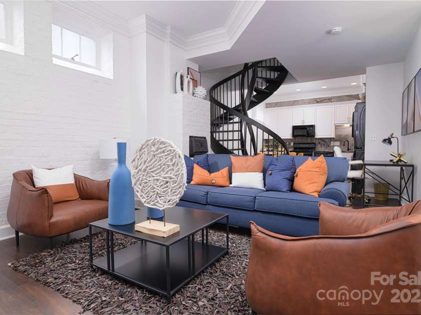 515 Church Street, Charlotte, NC 28202.  MLS# CAR4293861, YatesRealty ID 1956. 