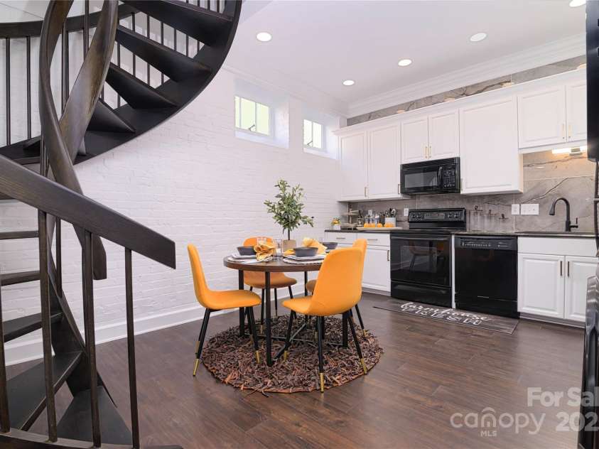 515 Church Street, Charlotte, NC 28202.  MLS# CAR4293861, YatesRealty ID 1956. 