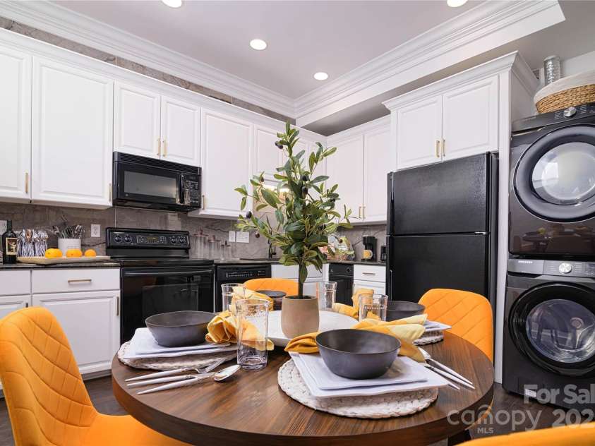 515 Church Street, Charlotte, NC 28202.  MLS# CAR4293861, YatesRealty ID 1956. 