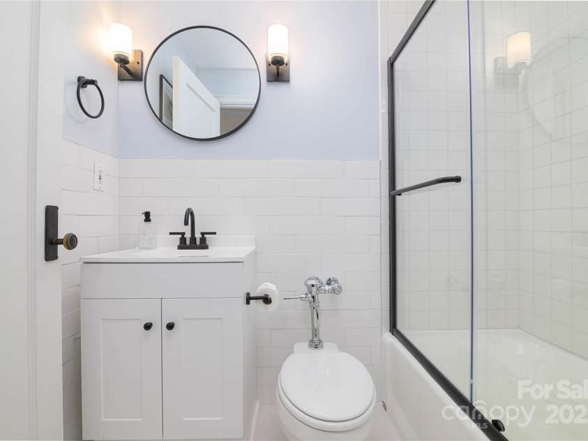 515 Church Street, Charlotte, NC 28202.  MLS# CAR4293861, YatesRealty ID 1956. 