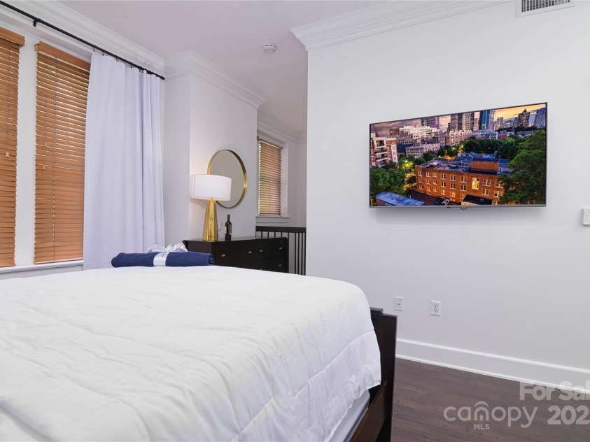 515 Church Street, Charlotte, NC 28202.  MLS# CAR4293861, YatesRealty ID 1956. 