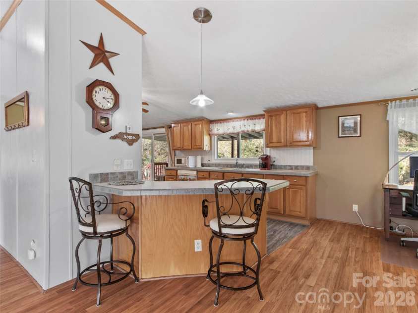 155 Thunderstruck Ridge, Burnsville, NC 28714.  MLS# CAR4365534, YatesRealty ID 19561. Bar