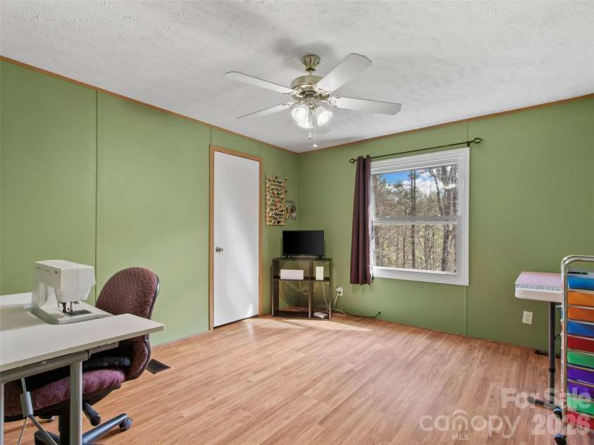 155 Thunderstruck Ridge, Burnsville, NC 28714.  MLS# CAR4365534, YatesRealty ID 19561. Bonus Room