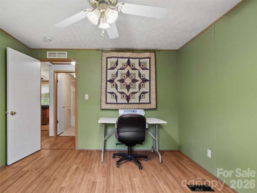 155 Thunderstruck Ridge, Burnsville, NC 28714.  MLS# CAR4365534, YatesRealty ID 19561. Bonus Room
