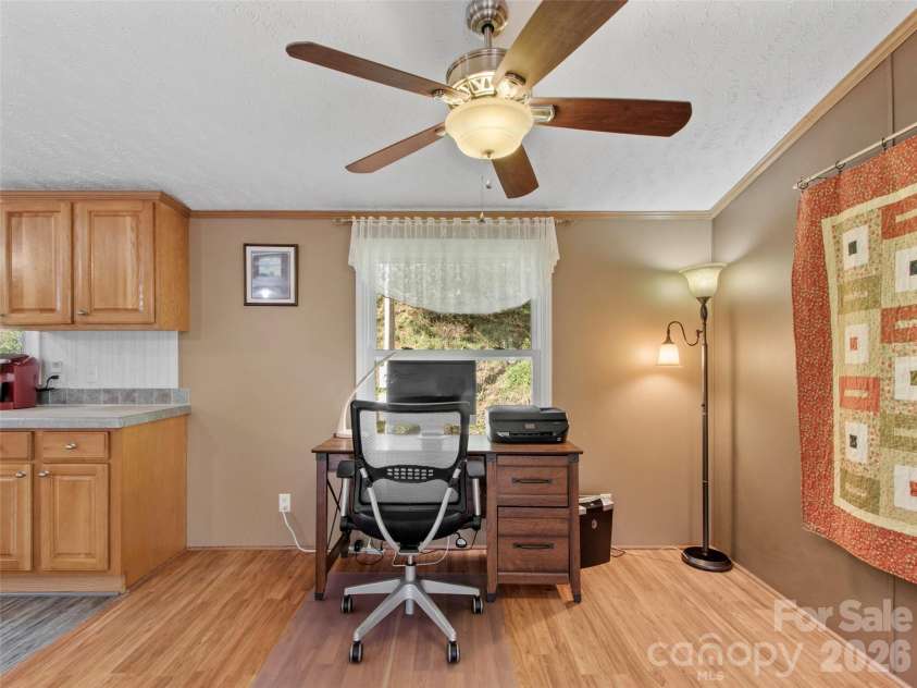 155 Thunderstruck Ridge, Burnsville, NC 28714.  MLS# CAR4365534, YatesRealty ID 19561. Dining Area