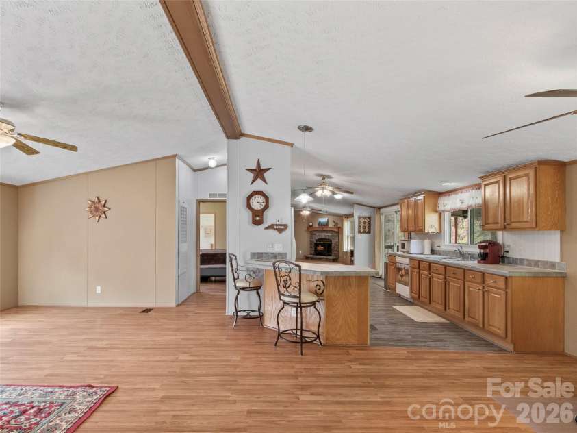 155 Thunderstruck Ridge, Burnsville, NC 28714.  MLS# CAR4365534, YatesRealty ID 19561. Living room
