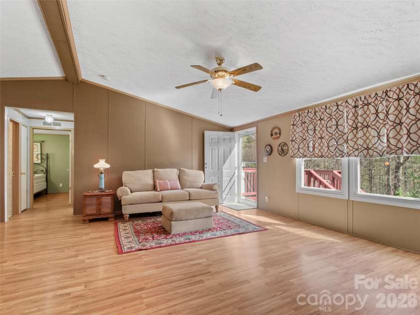155 Thunderstruck Ridge, Burnsville, NC 28714.  MLS# CAR4365534, YatesRealty ID 19561. Living room