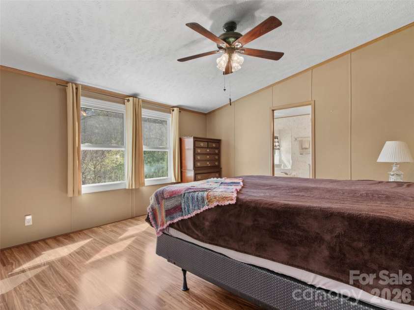 155 Thunderstruck Ridge, Burnsville, NC 28714.  MLS# CAR4365534, YatesRealty ID 19561. Primary Bedroom