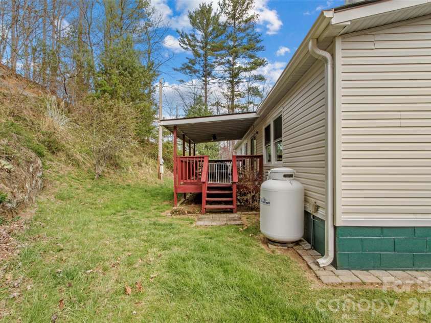 155 Thunderstruck Ridge, Burnsville, NC 28714.  MLS# CAR4365534, YatesRealty ID 19561. Rear