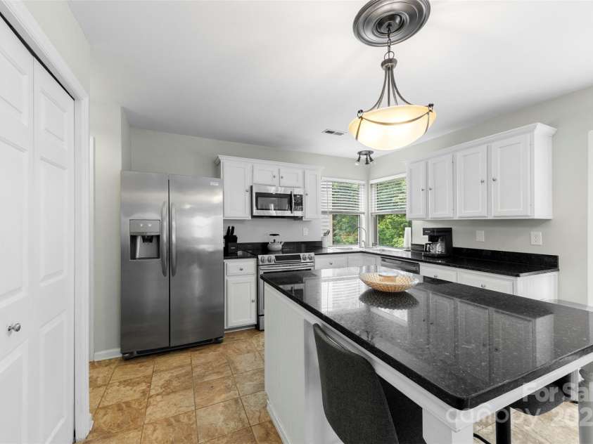 7425 Hubbard Woods Road, Charlotte, NC 28269.  MLS# CAR4269452, YatesRealty ID 19561. 