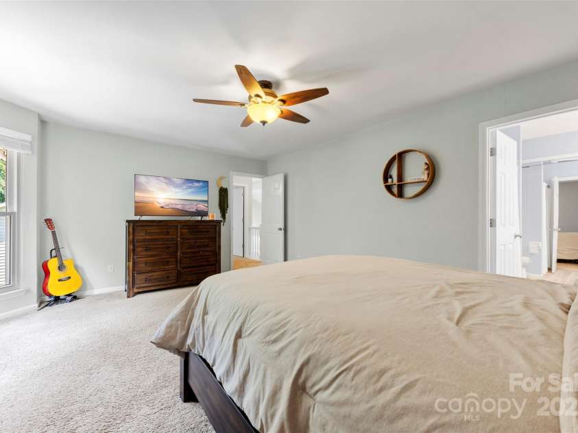 7425 Hubbard Woods Road, Charlotte, NC 28269.  MLS# CAR4269452, YatesRealty ID 19561. 