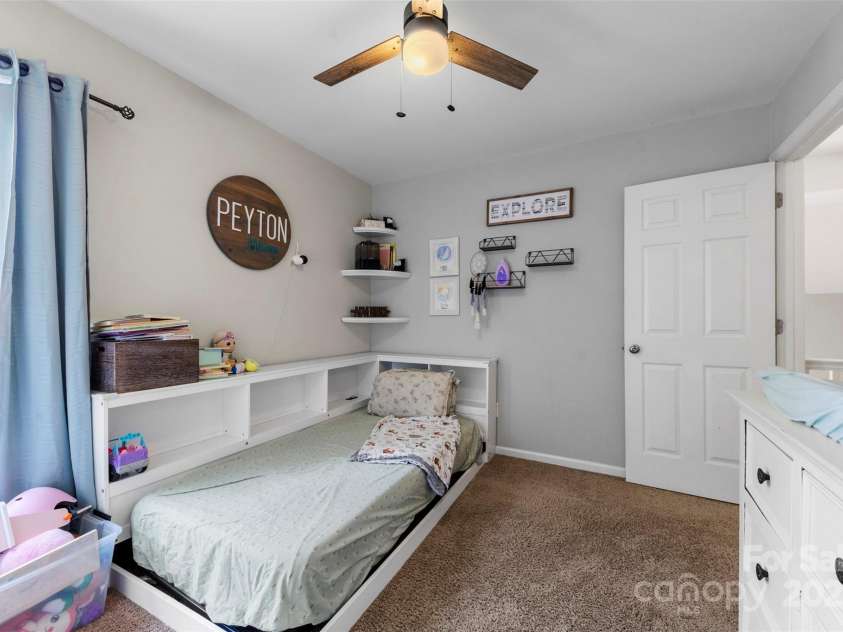 7425 Hubbard Woods Road, Charlotte, NC 28269.  MLS# CAR4269452, YatesRealty ID 19561. 