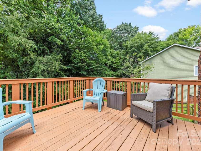 7425 Hubbard Woods Road, Charlotte, NC 28269.  MLS# CAR4269452, YatesRealty ID 19561. 