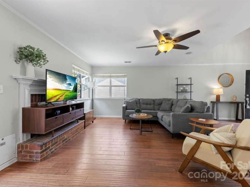 7425 Hubbard Woods Road, Charlotte, NC 28269.  MLS# CAR4269452, YatesRealty ID 19561. Living Room