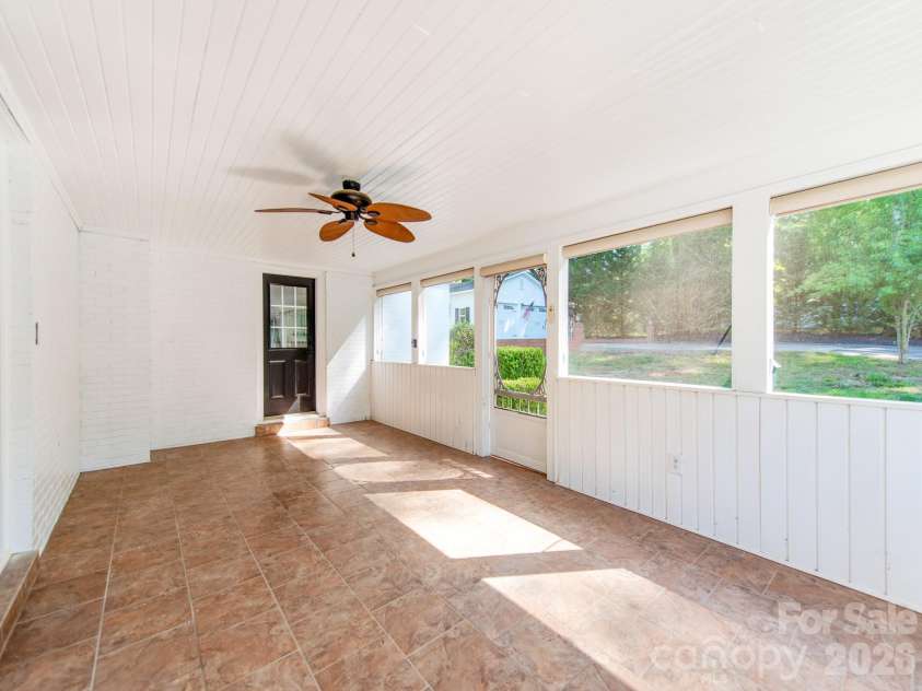 120 Sunset Drive, Chester, SC 29706.  MLS# CAR4373917, YatesRealty ID 19563. 