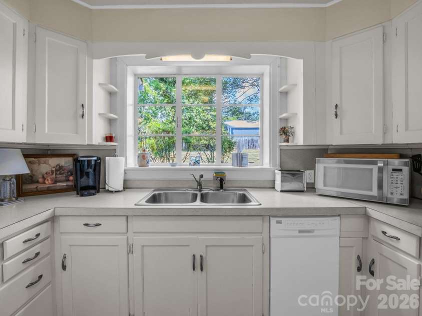 159 Arlington Street, Forest City, NC 28043.  MLS# CAR4372003, YatesRealty ID 19565. 