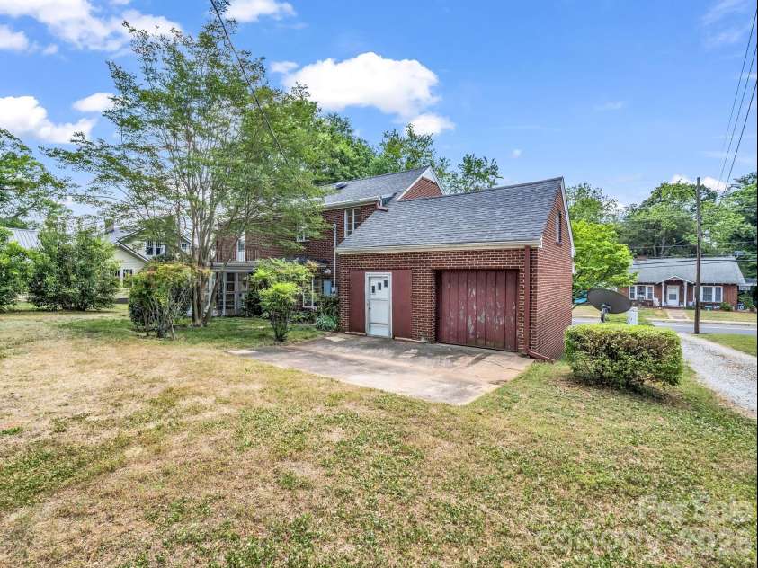159 Arlington Street, Forest City, NC 28043.  MLS# CAR4372003, YatesRealty ID 19565. 