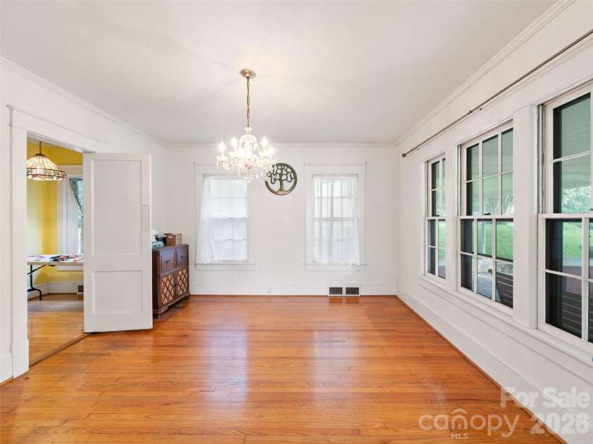 147 Walnut Avenue, Spruce Pine, NC 28777.  MLS# CAR4407282, YatesRealty ID 19566. 