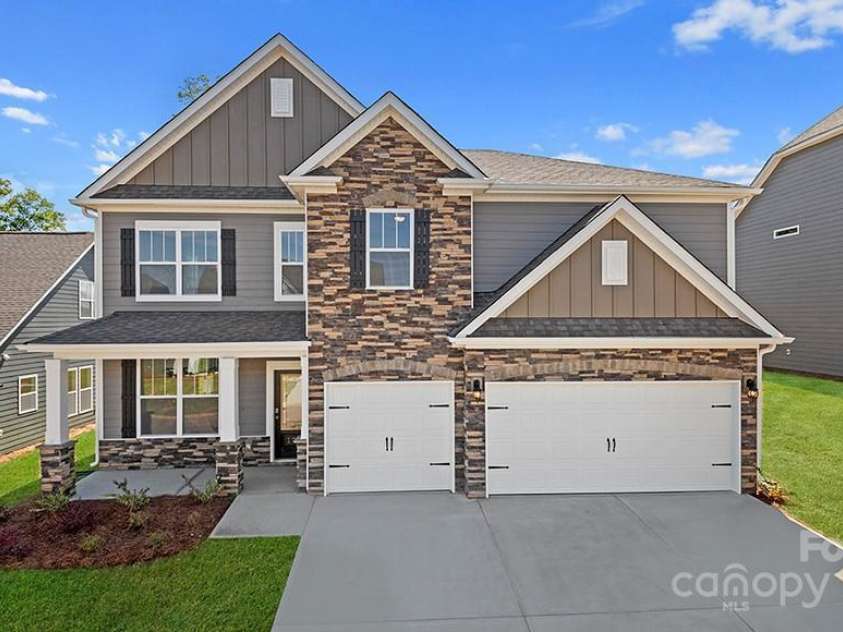 7166 Sylvan Retreat Drive, Denver, NC 28037.  MLS# CAR4271174, YatesRealty ID 19566. 