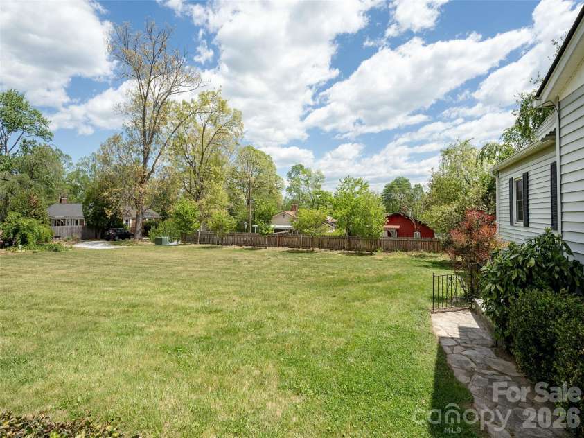 508 Higate Road, Hendersonville, NC 28791.  MLS# CAR4373494, YatesRealty ID 19567. 